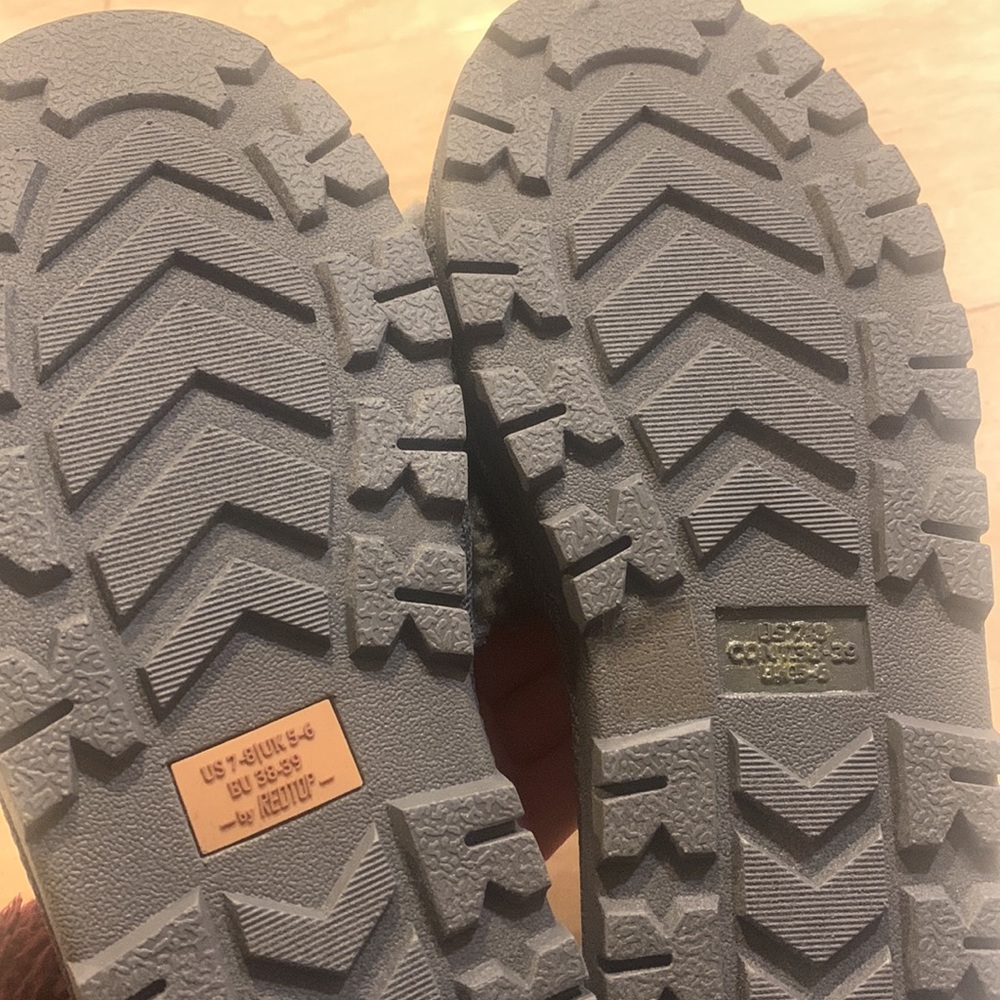 RedTop Fluffy Slides - Picture 5 of 5